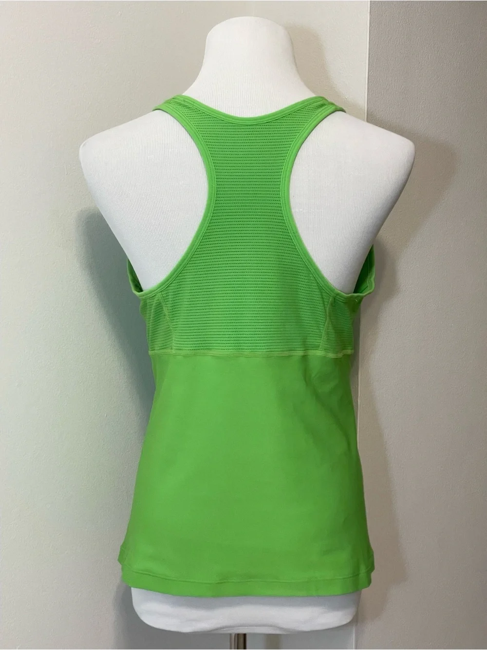 Nike Dri-Fit Women’s Green V-Neck Racerback Athletic Tank Top Size XL